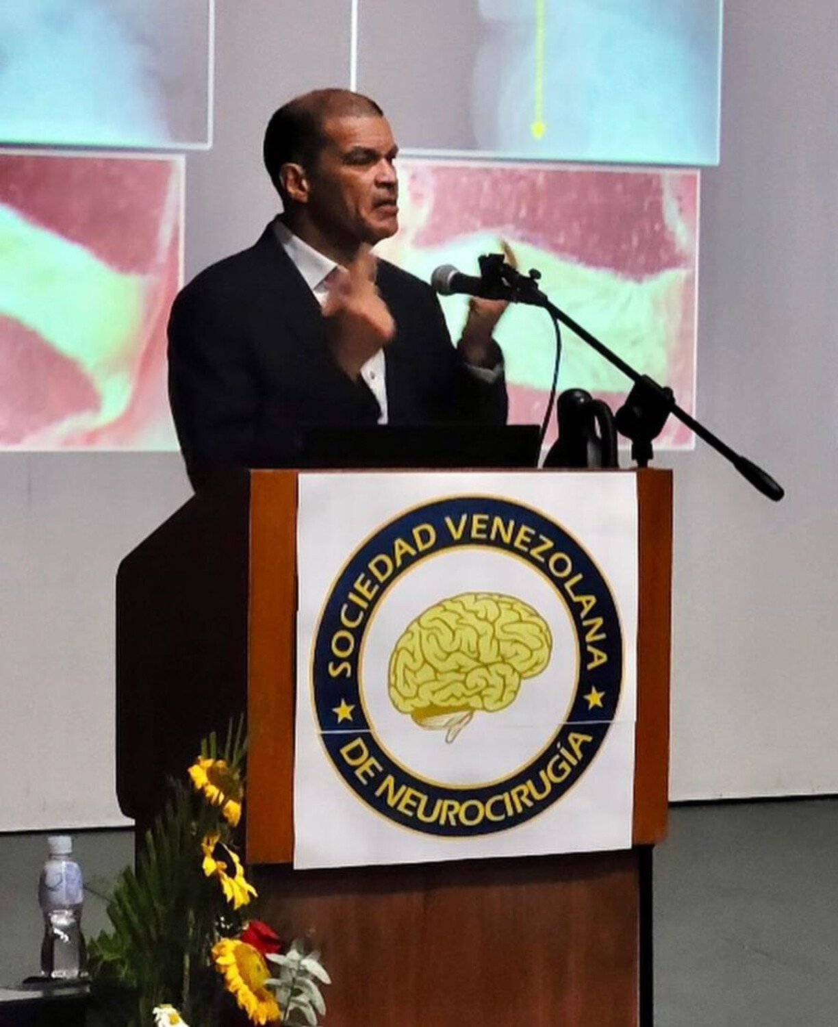 DTA - Dr Armando Pineda - Cirujano Ortopedico de Columna - DoctorTAP