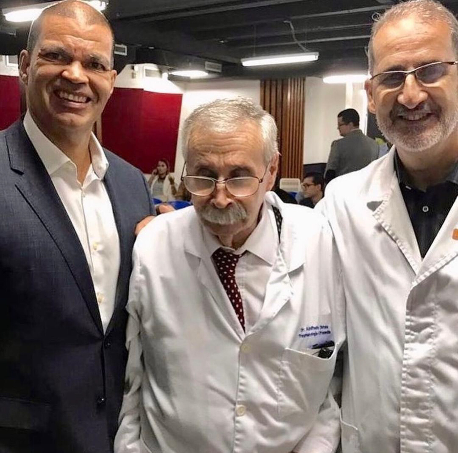 DTA - Dr Armando Pineda - Cirujano Ortopedico de Columna - DoctorTAP