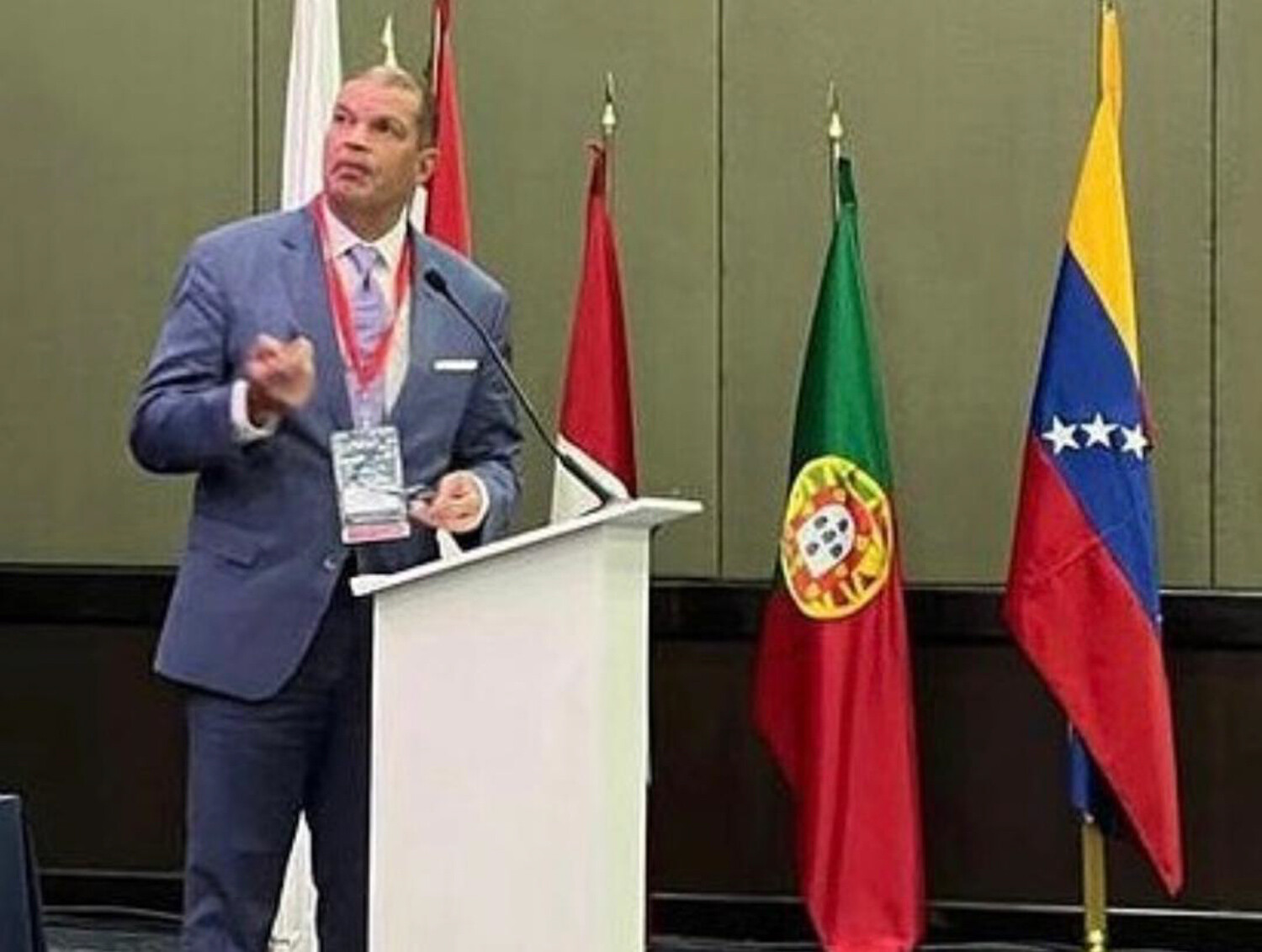 DTA - Dr Armando Pineda - Cirujano Ortopedico de Columna - DoctorTAP