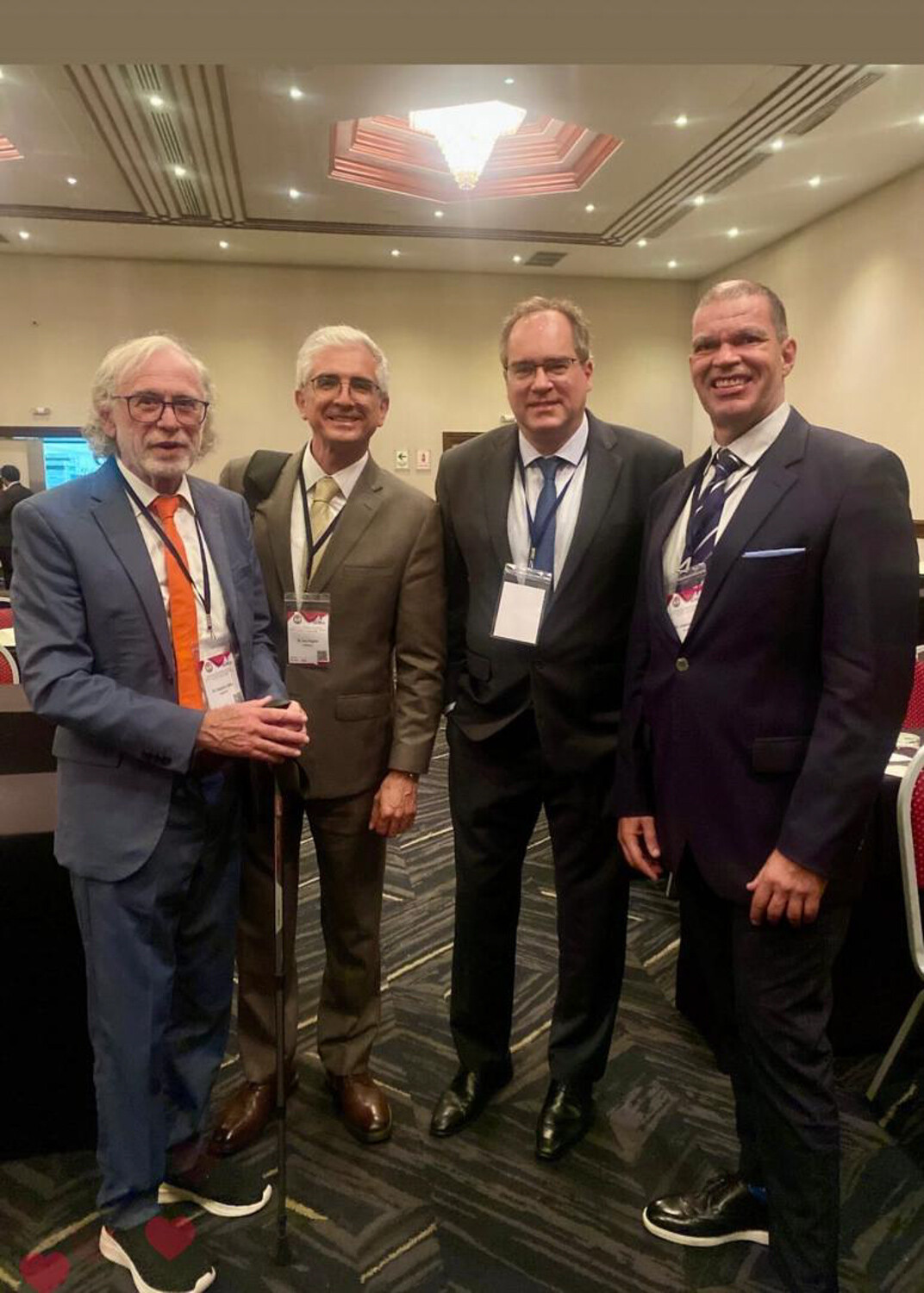 DTA - Dr Armando Pineda - Cirujano Ortopedico de Columna - DoctorTAP