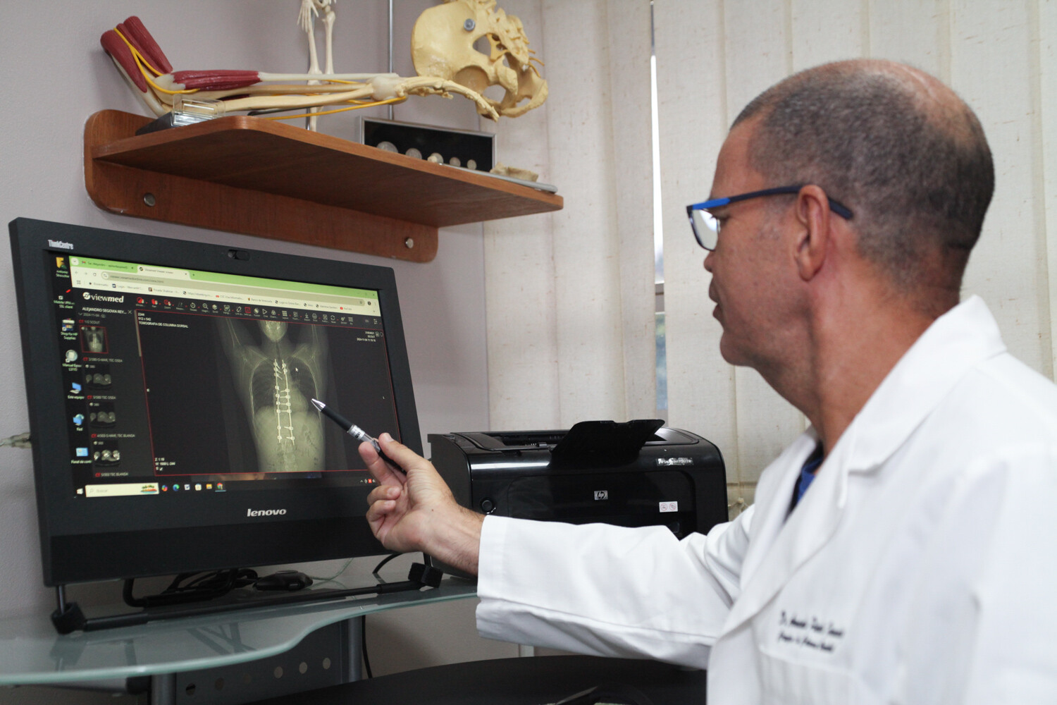 Drive Tech Advisors - Foto - Dr. Armando Pineda - Cirujano Ortopedico - Cirugia de Columna