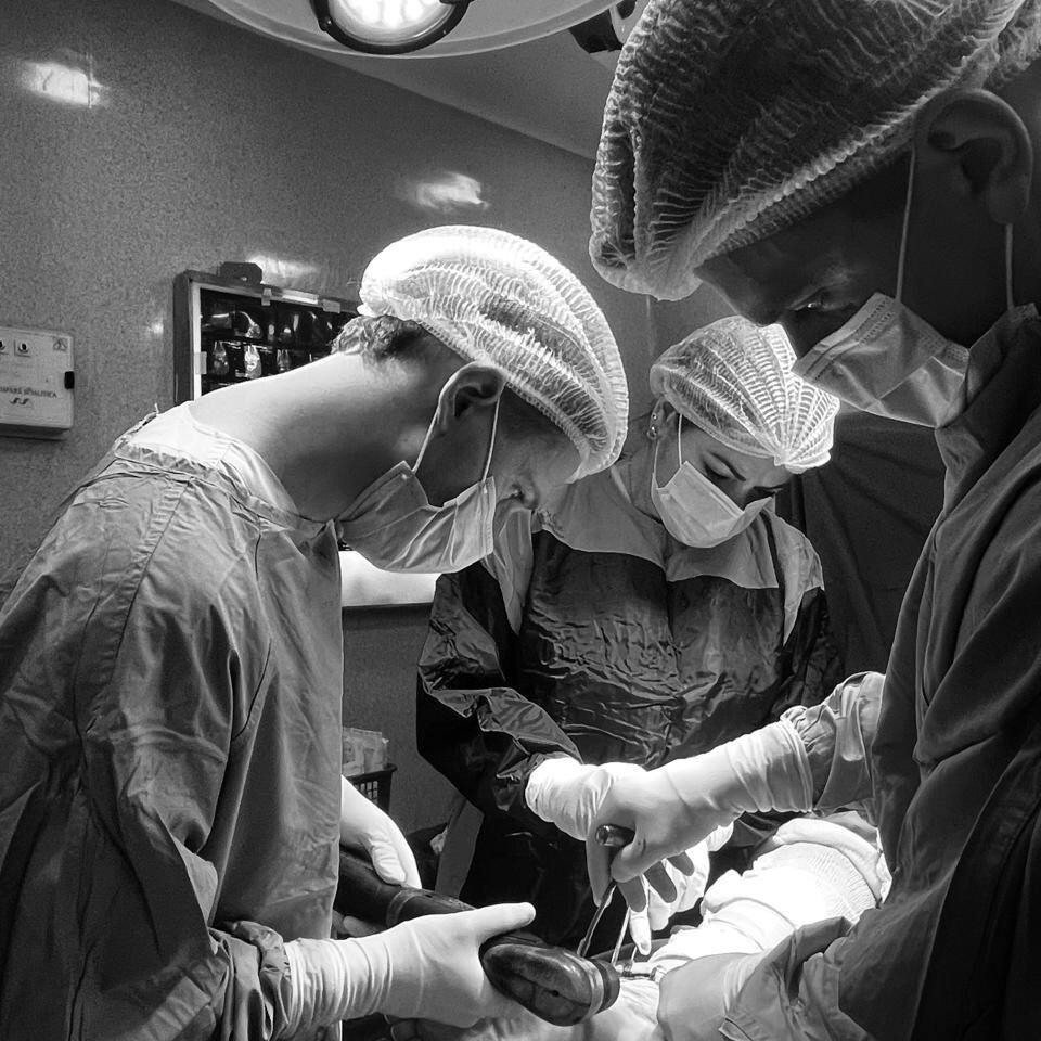 Drive Tech Advisors - Foto - Dra. Charlotte Zabaleta - Cirujano Especialista en Pie y Tobillo