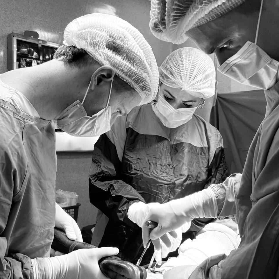 Drive Tech Advisors - Foto - Dra. Charlotte Zabaleta - Cirujano Especialista en Pie y Tobillo